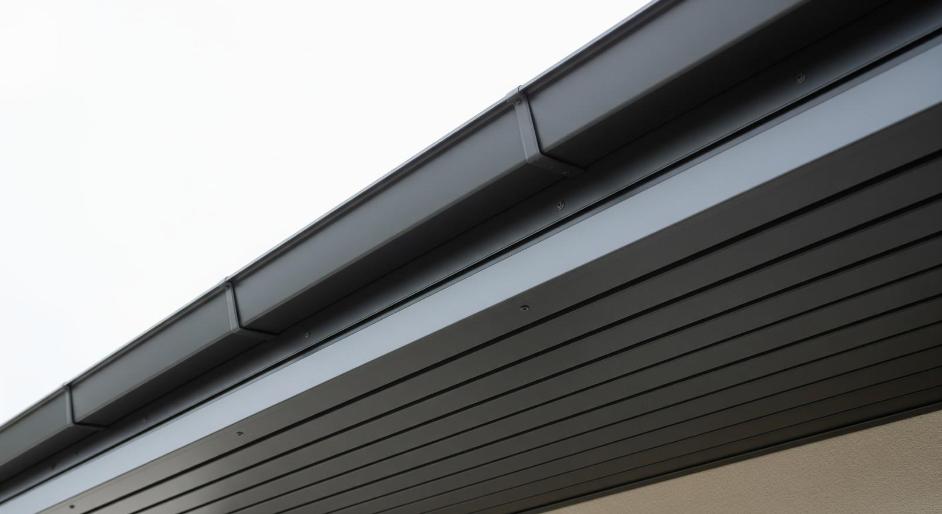 Подшивка карниза профлистом