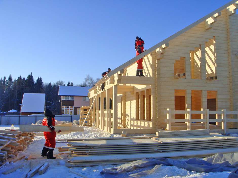Можно ли строить дом зимой