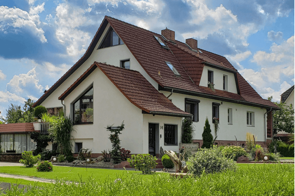 Подбираем цвет фасада дома в сочетании с цветом крыши