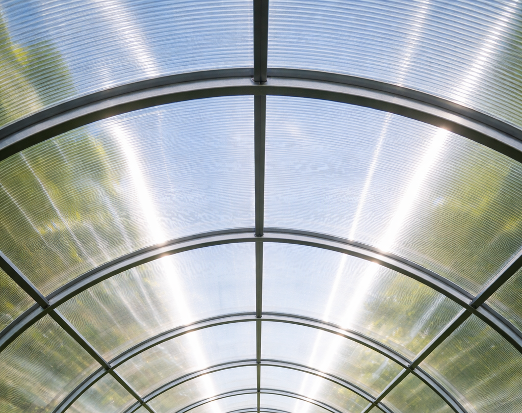 Какой стороной класть поликарбонат?