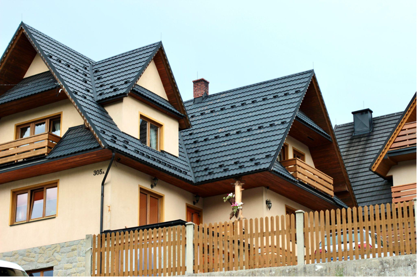 Металлочерепица или профнастил