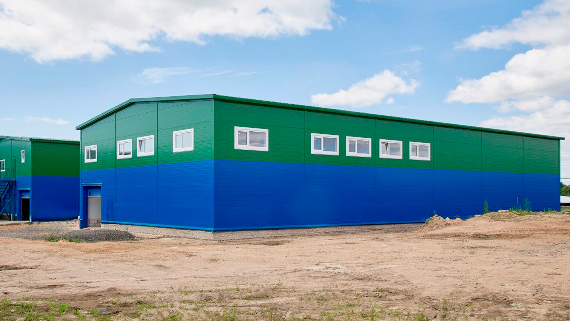 Наши сэндвич-панели на объектах (6).jpg